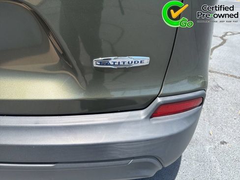 Certified 2019 Jeep Cherokee Latitude w/ Popular Appearance Group FWD image 13