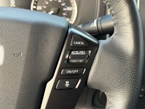 Used 2022 Nissan Frontier SV image 25