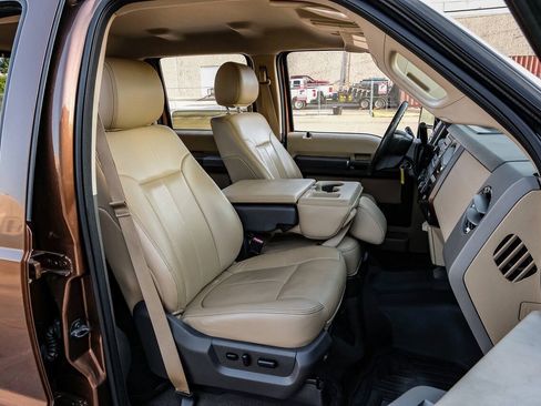 Used 2012 Ford F250 Lariat w/ Lariat Interior Pkg AWD/4WD image 38
