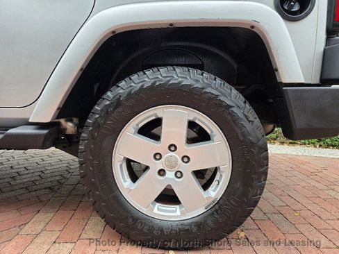 Used 2008 Jeep Wrangler Unlimited Sahara w/ Dual Top Group image 24
