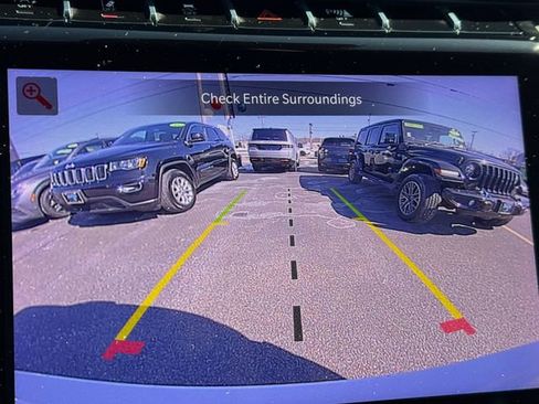 Certified 2023 Jeep Grand Cherokee Limited w/ Black Appearance Package image 26