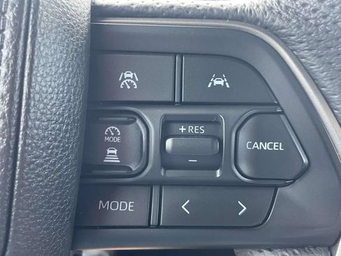 Used 2025 Toyota Tacoma TRD Sport AWD/4WD image 19