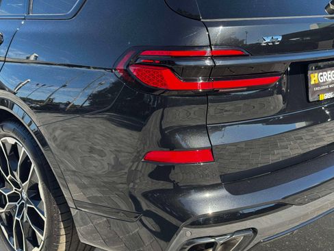 Used 2026 BMW X7 M60i image 19