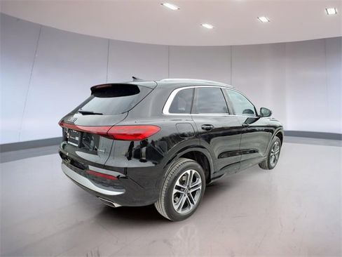Used 2025 Audi Q5 Premium Plus w/ Premium Plus image 6