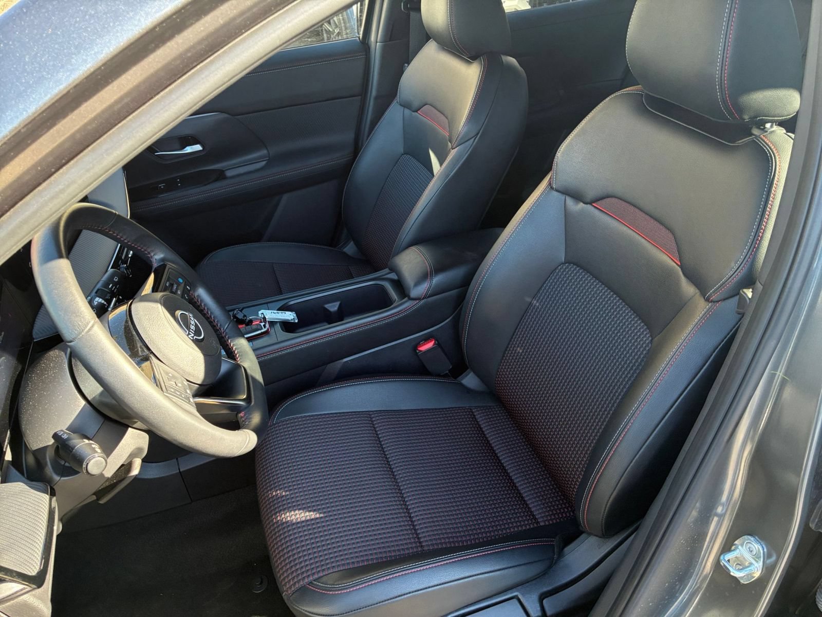 Used 2026 Nissan Kicks SR FWD image 36