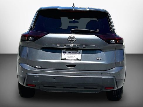 Used 2024 Nissan Rogue SV FWD image 7