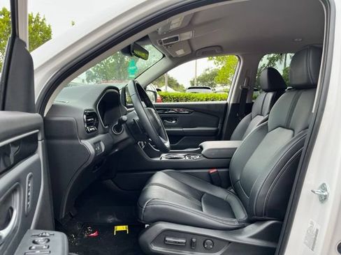 Used 2023 Honda Pilot EX-L image 6