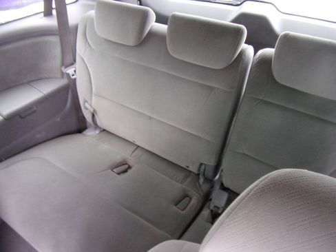 Used 2010 Honda Odyssey LX image 4