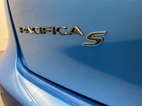 New 2026 Chrysler Pacifica Select w/ S Appearance Package image 5