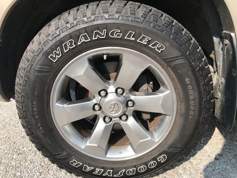 Used 2008 Toyota 4Runner Limited AWD/4WD image 11