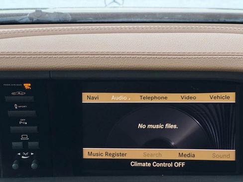 Used 2013 Mercedes-Benz S 550 S 550 4MATIC Sedan 4D image 27