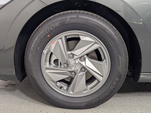 New 2026 Hyundai Elantra SE image 9