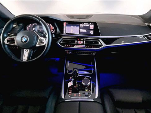 Used 2021 BMW X7 xDrive40i w/ M Sport Package AWD/4WD image 17