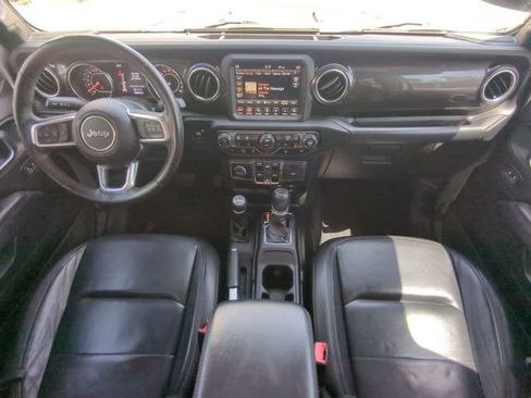 Used 2019 Jeep Wrangler Unlimited Sahara AWD/4WD image 17