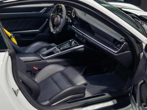 Used 2022 Porsche 911 Turbo S AWD/4WD image 2