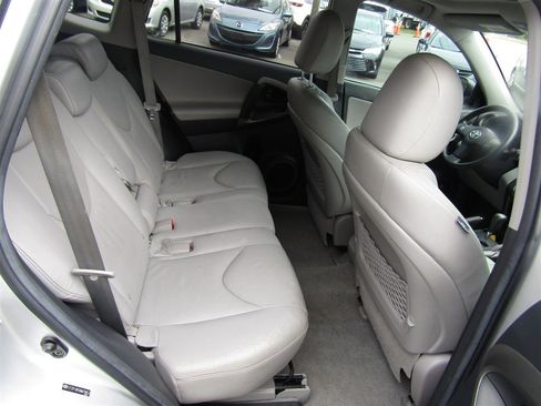 Used 2011 Toyota RAV4 Limited image 22