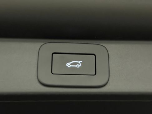 Used 2025 Land Rover Range Rover SE AWD/4WD image 16