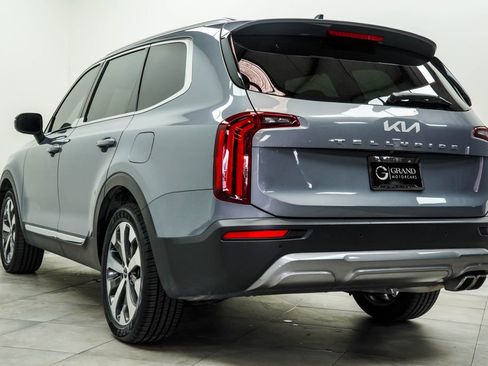 Used 2022 Kia Telluride EX w/ EX Premium Package FWD image 11