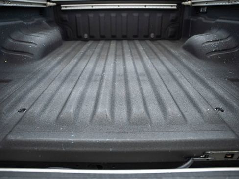 Used 2022 Nissan Frontier SV AWD/4WD image 11