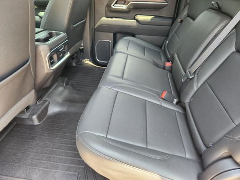 Used 2022 GMC Sierra 1500 SLT AWD/4WD image 13