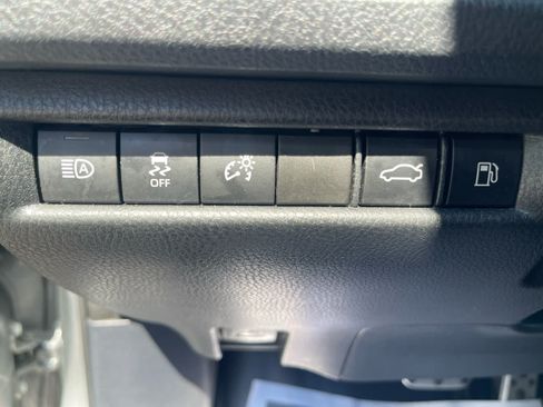 Used 2025 Toyota Camry SE FWD image 14