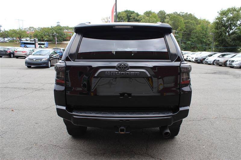 Used 2020 Toyota 4Runner TRD Off-Road Premium AWD/4WD image 4