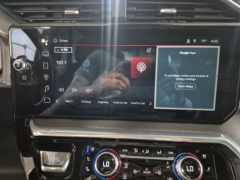 Used 2022 GMC Sierra 1500 Denali w/ Technology Package AWD/4WD image 14