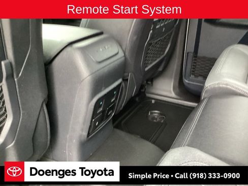 Used 2023 Ford Bronco Big Bend w/ Sasquatch Package image 13