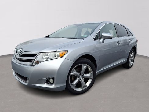 Used 2015 Toyota Venza XLE image 1