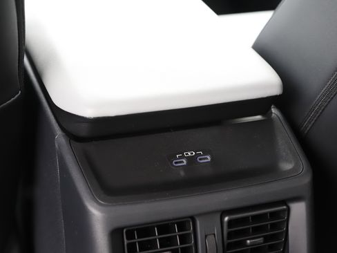 New 2026 Subaru Solterra Premium image 17