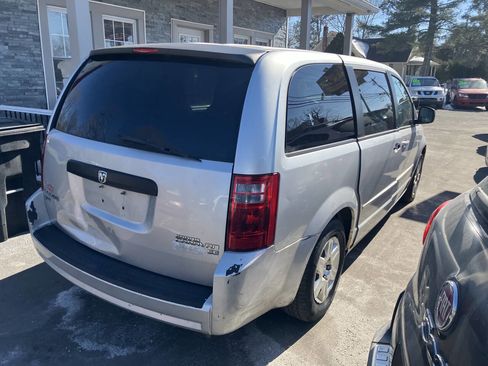 Used 2010 Dodge Grand Caravan SE image 7