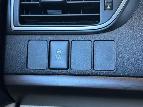 Used 2017 Toyota Camry LE FWD image 30