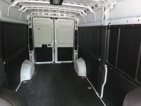 Used 2025 RAM ProMaster 2500 w/ Convenience Group image 10