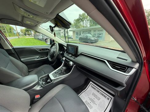 Used 2020 Toyota RAV4 LE w/ All Weather Liner Package AWD/4WD image 12