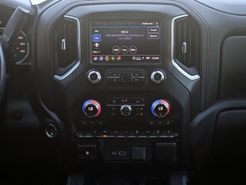 Used 2022 GMC Sierra 2500 AT4 w/ AT4 Preferred Package image 32