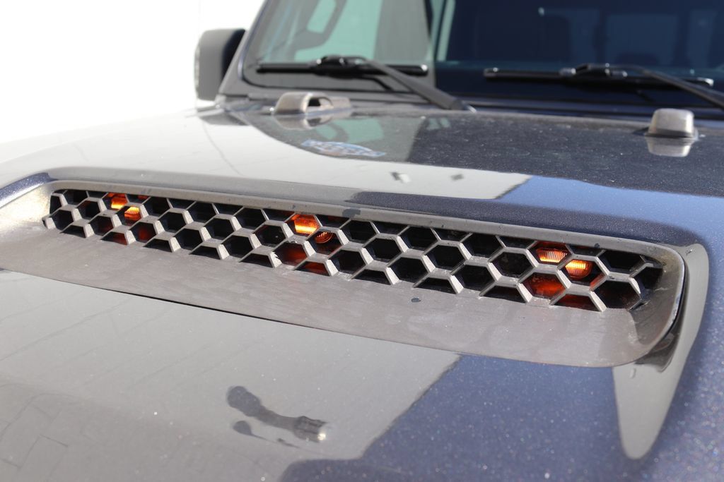 Used 2023 Jeep Gladiator Mojave w/ LED Lighting Group AWD/4WD image 40