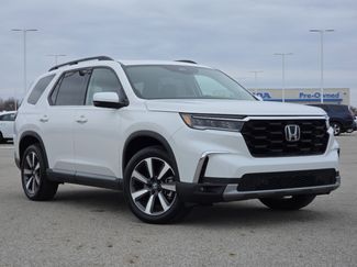 Used 2025 Honda Pilot Touring video 2