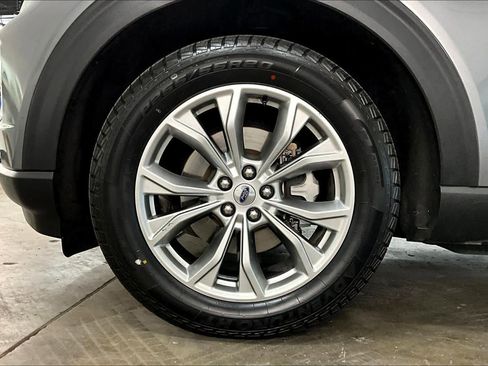 Used 2022 Ford Explorer Limited w/ Equipment Group 301A image 11