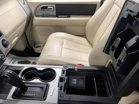 Used 2017 Ford Expedition EL XLT w/ Equipment Group 202A AWD/4WD image 35