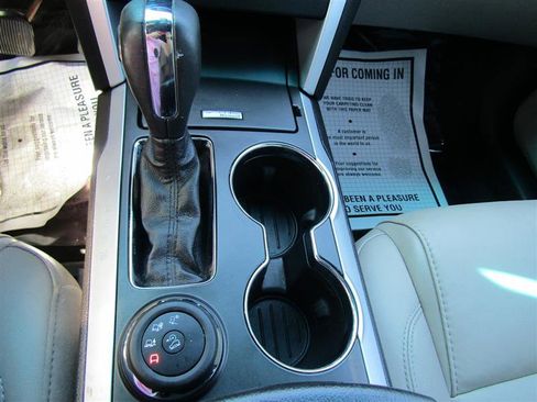 Used 2015 Ford Explorer XLT w/ Equipment Group 202A image 23