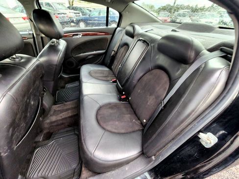 Used 2009 Buick Lucerne Super image 17