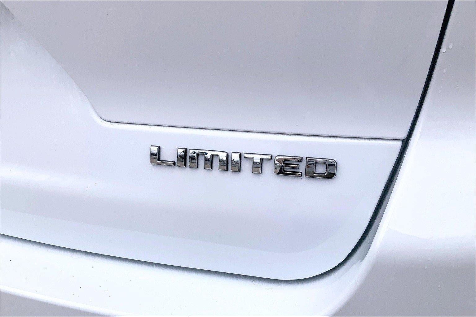 Used 2021 Jeep Grand Cherokee L Limited AWD/4WD image 7