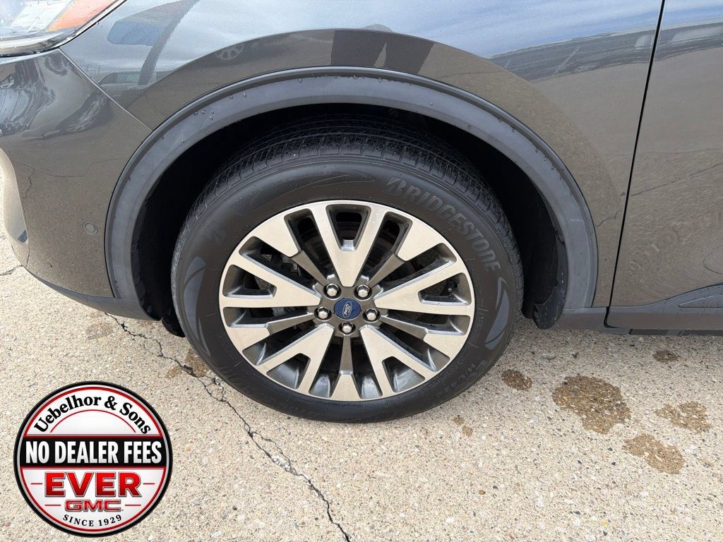 Used 2020 Ford Escape Titanium AWD/4WD image 12