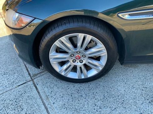 Used 2017 Jaguar XF Premium image 29