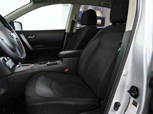 Used 2013 Nissan Rogue S image 16