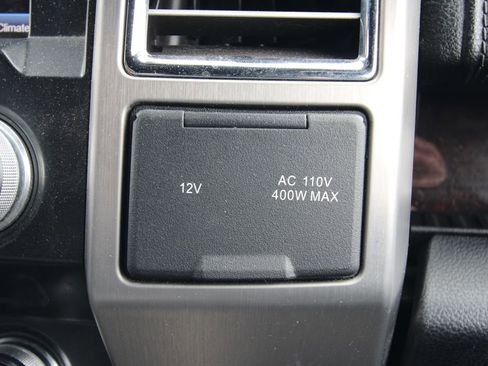 Used 2015 Ford F150 Platinum w/ Equipment Group 701A Luxury image 32