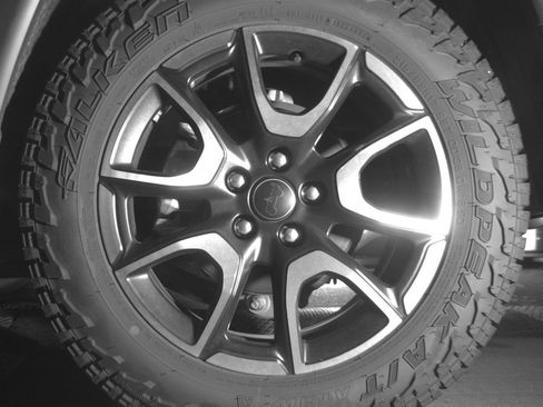 Used 2025 Jeep Compass Trailhawk AWD/4WD image 14
