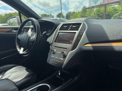 Used 2019 Lincoln MKC Reserve w/ MKC Climate Package AWD/4WD image 27