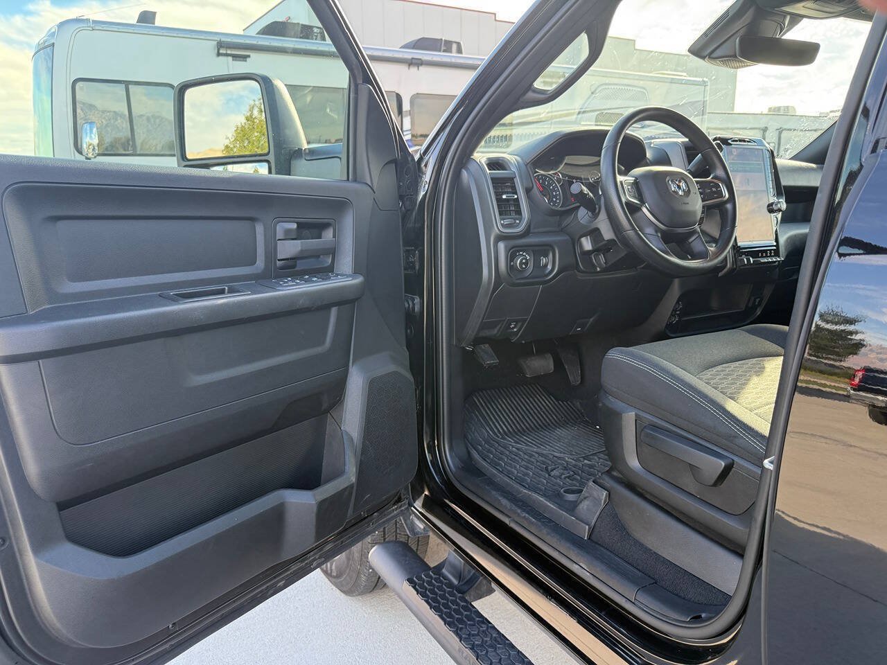 Used 2025 RAM 2500 Tradesman AWD/4WD image 19