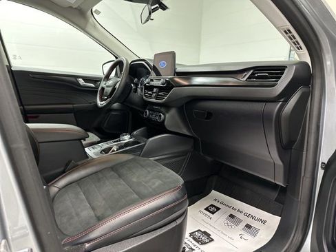 Used 2022 Ford Escape SEL w/ SEL Stealth AWD Package image 12